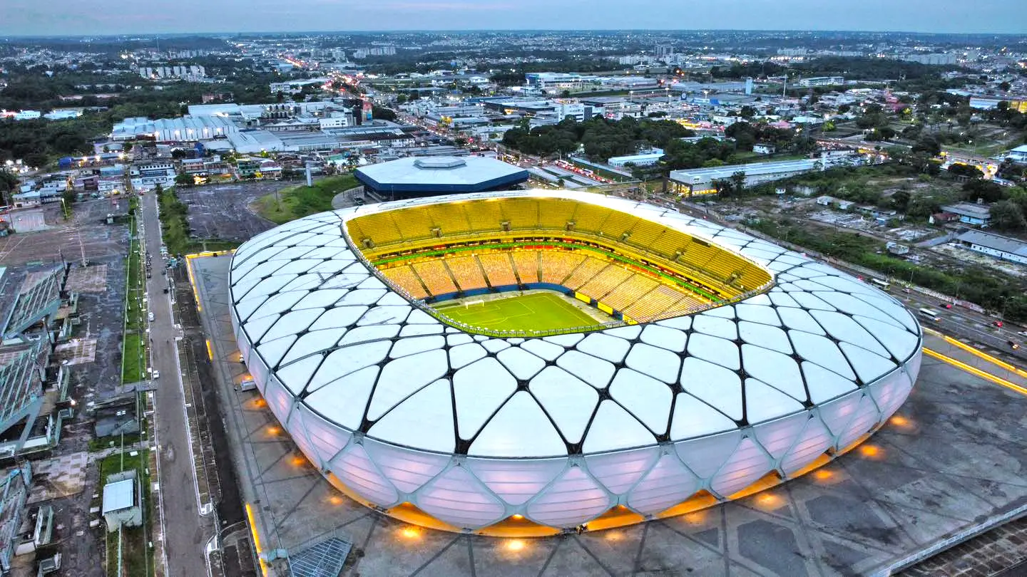 Rola a bola para Manaus x Paysandu na Arena da Amazônia