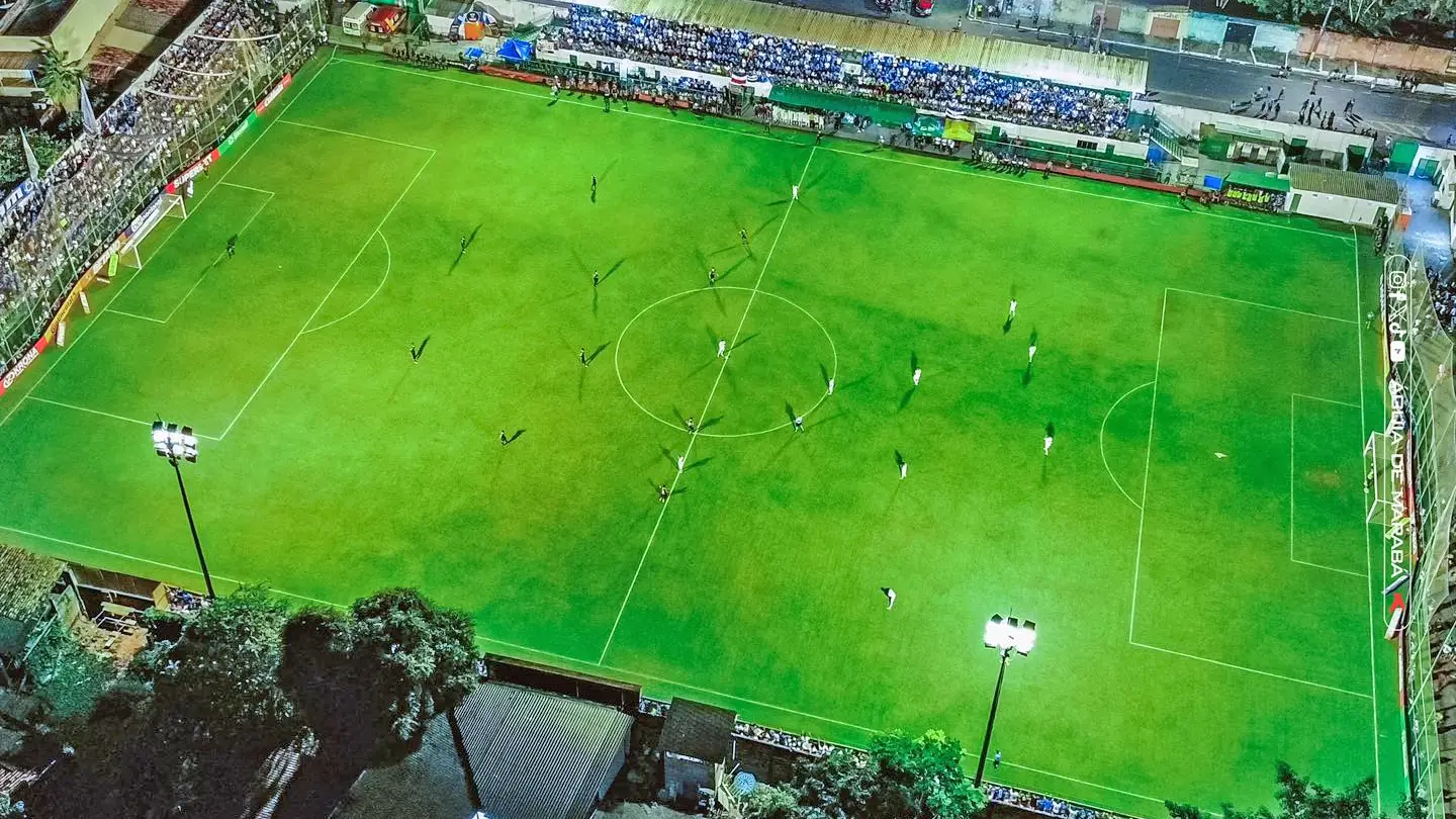 O Estádio Municipal Zinho de Oliveira foi construído na década de 1970 e tem capacidade atual para 5.000 pessoas