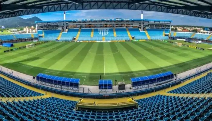 O Estádio Aderbal Ramos da Silva, conhecido como Estádio da Ressacada, pertence ao Avaí e foi inaugurado em 15 de novembro de 1983. Atualmente, possui capacidade para 17.826 espectadores.