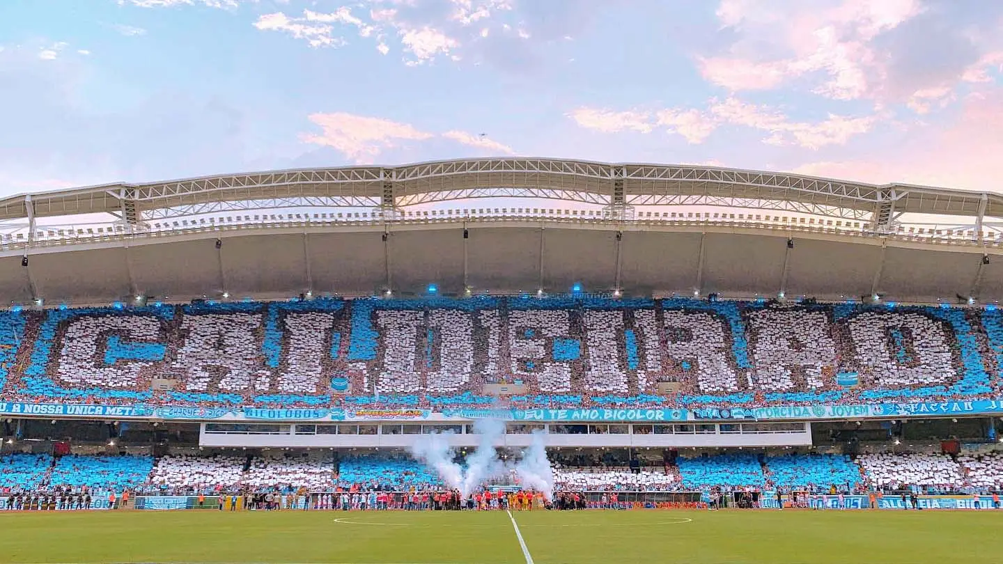 Vai rolar um mosaico. O tema será o Dia dos Pais. Agora, é só aguardar pra ver a surpresa preparada pela Comissão de Festas Bicolor