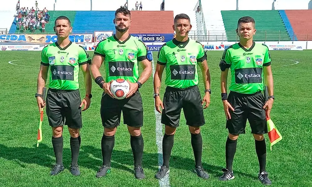 Árbitro: Fernando Antonio Mendes de Salles Nascimento Filho; Árbitro Assistente 1: Luis Diego Nascimento Lopes; Árbitro Assistente 2: Leory Rodrigues Pereira; VAR: Gustavo Ramos Melo