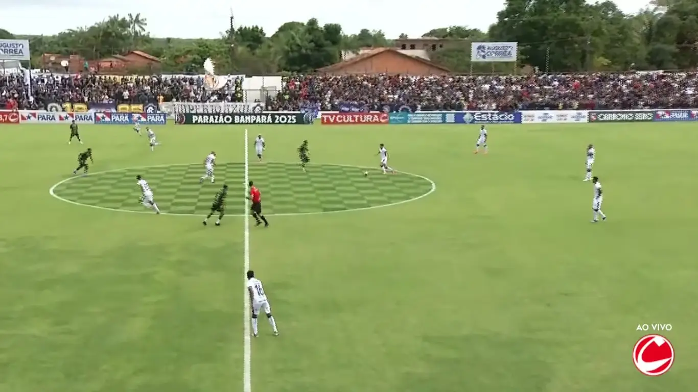 Rolou a bola para Caeté e Clube do Remo no Augusto Corrêa. A saída de bola é do Leão