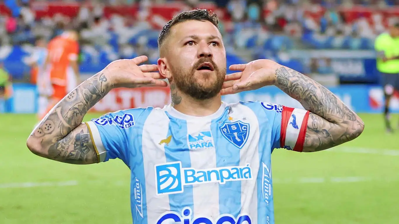 Rossi bate no alto, desloca Marcelo Rangel e marca para o Papão!