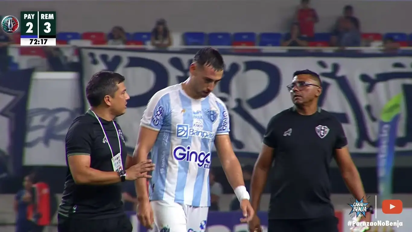 Novillo levantou, mas sai com o nariz sangrado, um galo roxo na testa e com os dois olhos inchados