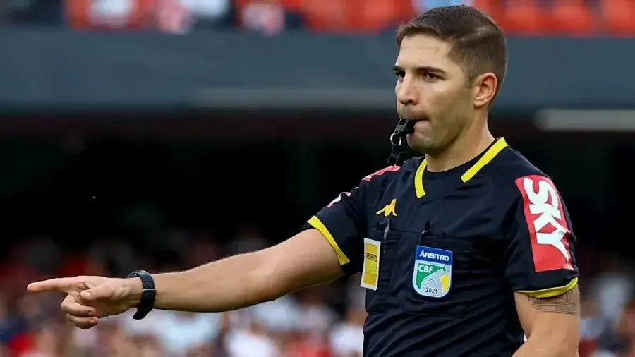 Árbitro: Alexandre Vargas Tavares de Jesus (RJ); Assistente 1: Danilo Oliveira da Silva (RJ); Assistente 2: Thiago Filemon Soares Pinto (RJ); VAR: Wagner Reway (SC)