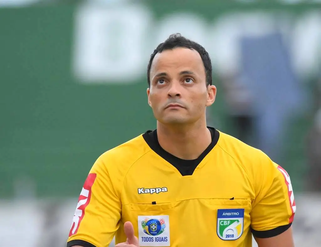 Árbitro: Savio Pereira Sampaio (DF); Assistentes: Gizeli Casaril (SC) e Daniel Henrique da Silva Andrade (DF); VAR: Diego Pombo Lopez (BA)