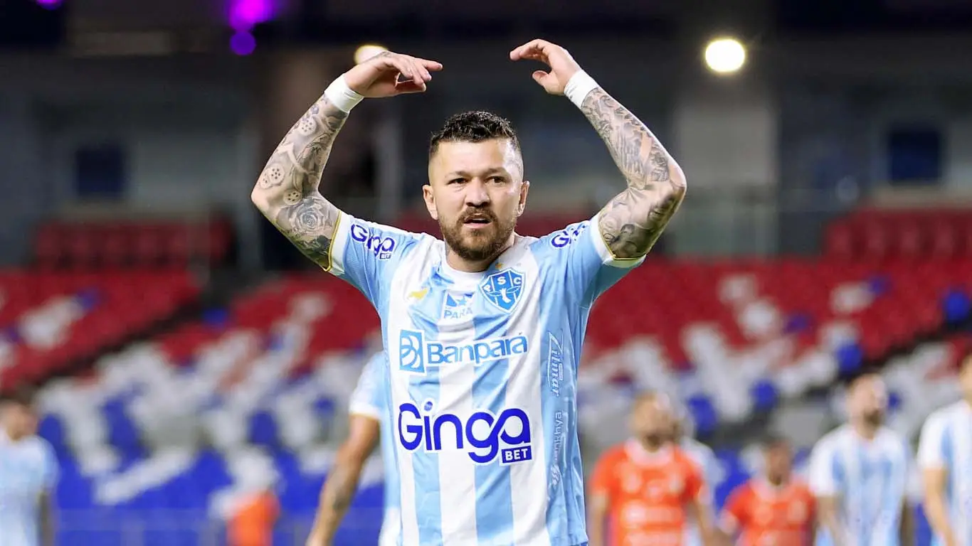 Rossi estava em Manaus, mas sentiu a coxa e voltou para Belém. Além dele, Thiago Heleno, Luan Freitas e Dudu Vieira desfalcam o Lobo