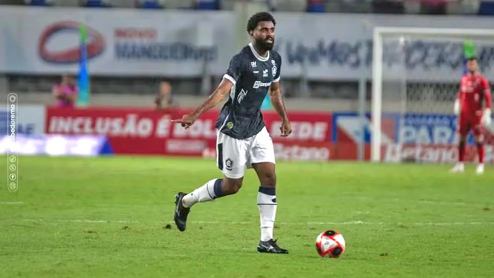 Após falta cobrada na área, Caio Vinícius se joga e marca o primeiro para o Leão, abrindo o placar no Mangueirão e explodindo o Fenômeno Azul