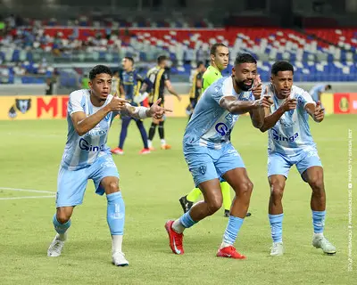 Papão e Coelho já se enfrentaram sete vezes na capital paraense, sendo quatro vitórias do time da casa, três dos visitantes, e nenhum empate. Na última vez que se enfrentaram com mando bicolor, o Paysandu levou a melhor, por 2 a 0, na Segundona de 2024.