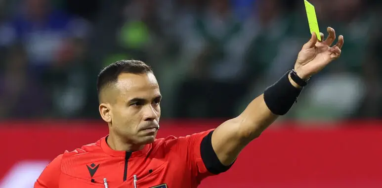 Árbitro: Alex Gomes Stefano (RJ); Assistente 1: Luiz Claudio Regazone (RJ); Assistente 2: Alex Sandro Quadros Thome (RR); Quarto árbitro: Deborah Cecilia Cruz Correia (PE); VAR: Diego Pombo Lopez (BA)