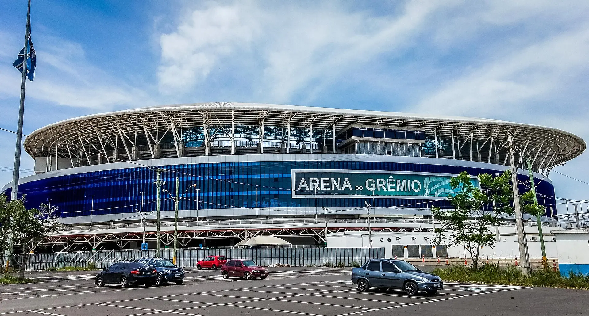 A Arena do Grêmio está localizada em Porto Alegre-RS. Foi inaugurada no dia 8 de dezembro de 2012 e tem capacidade para 60.540