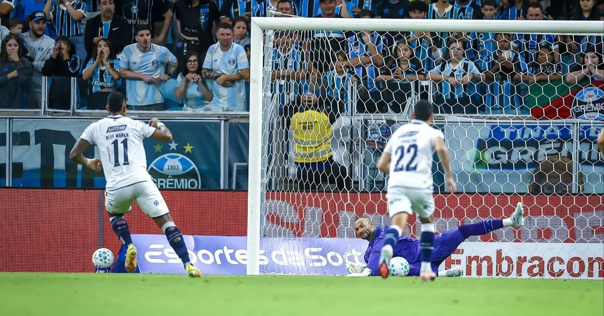 Fim de papo na Arena e tudo zerado no placar. Ponto amargo para o Remo pelo primeiro tempo que fez