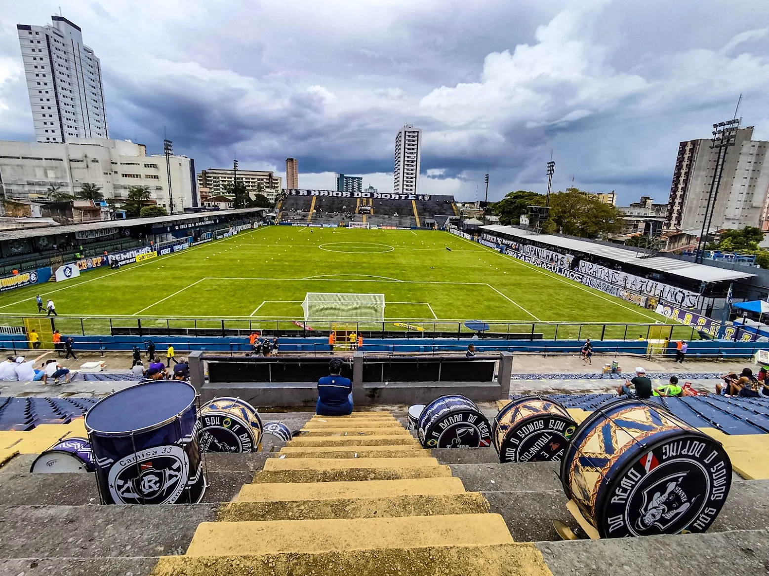 O Estádio Evandro Almeida ou Baenão tem capacidade para quase 14 mil pessoas e foi construído em 1917