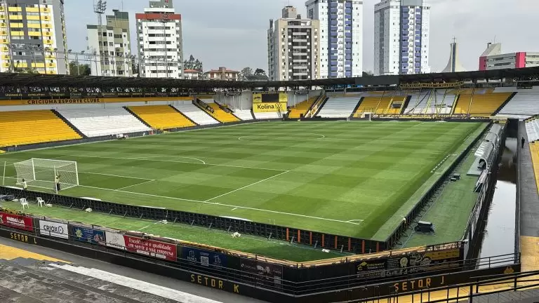 A partida será no estádio Heriberto Hulse, em Criciúma (SC), e terá transmissão da ESPN, SportyNet, do Disney+ , além do tempo real aqui no Lance a Lance do DOL.