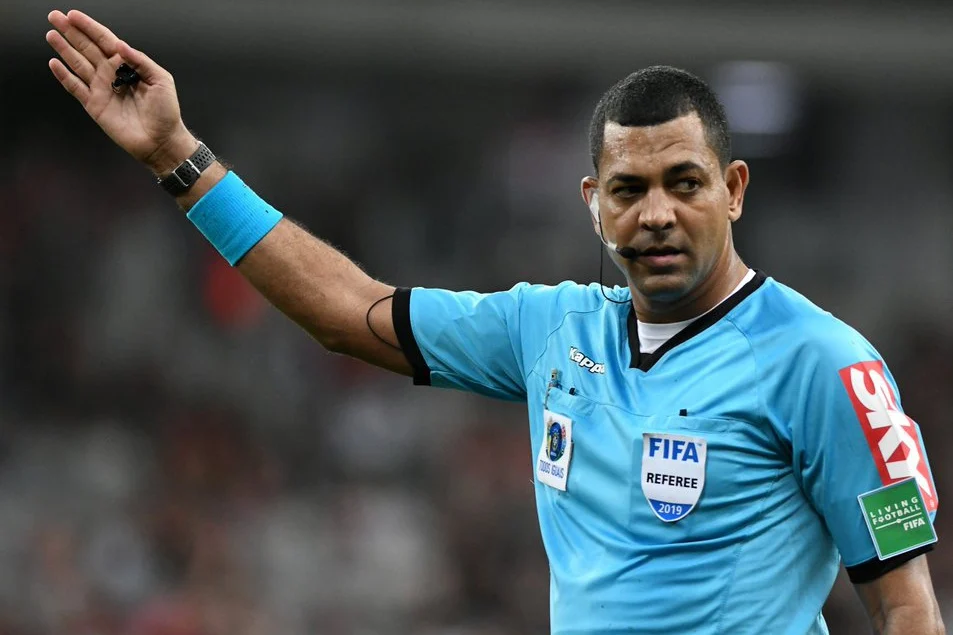 Árbitro: Wagner do Nascimento Magalhães, máster (RJ); Assistente 1: Guilherme Dias Camilo, FIFA (MG); Assistente 2: Anne Kesy Gomes de Sá, FIFA (AM); VAR: Diego Pombo Lopez, FIFA (BA)